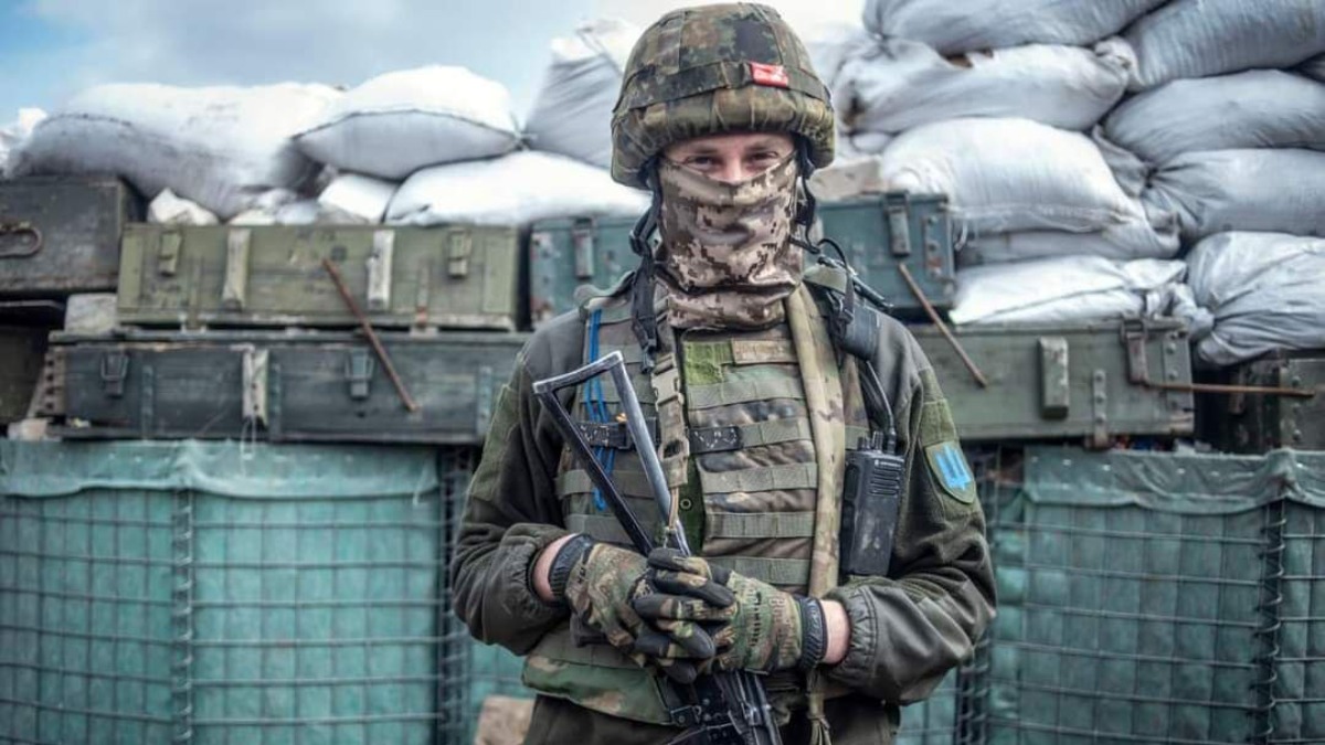 Президент вручив орден «Золота Зірка» батькам загиблого Героя України з ...